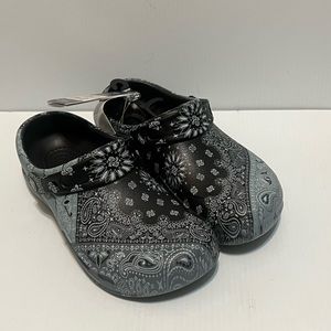 Crocs Unisex-Adult Bistro Graphic Clogs m/7 w/9